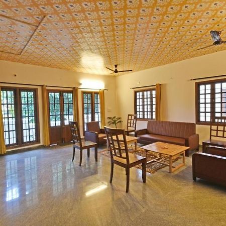Villa Close To Rock Beach-Family Room Пондичери Екстериор снимка