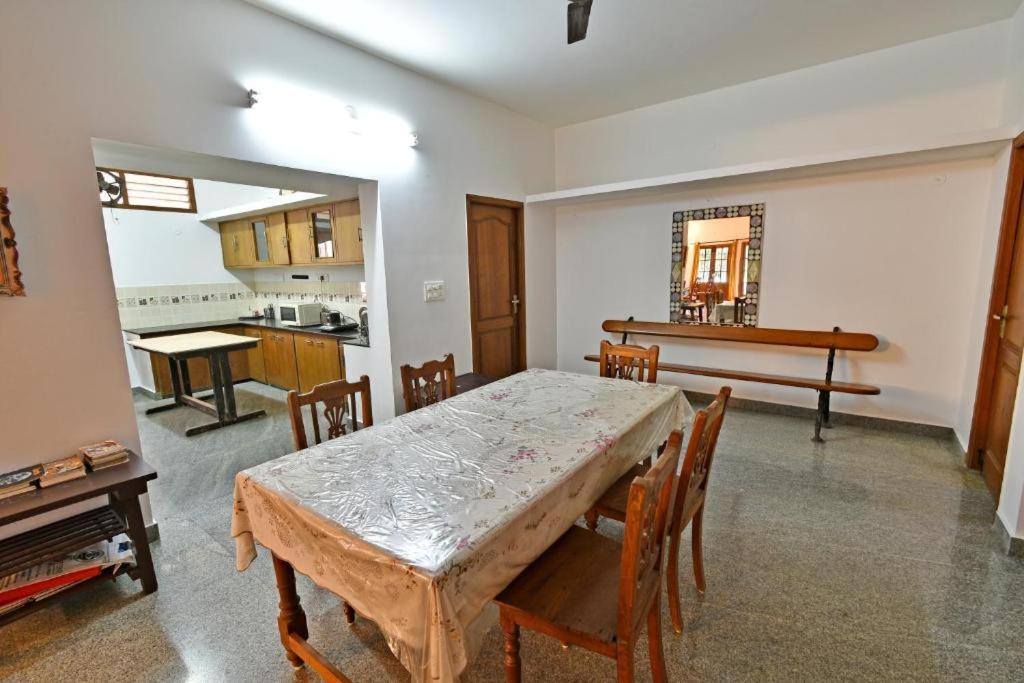 Villa Close To Rock Beach-Family Room Пондичери Екстериор снимка